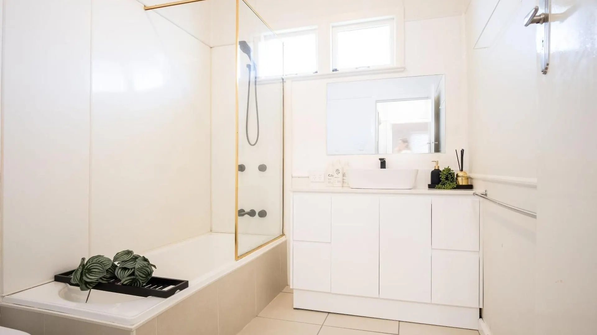 Holiday home Kings Beach Coastal Getaway, Bring The Dog! Caloundra